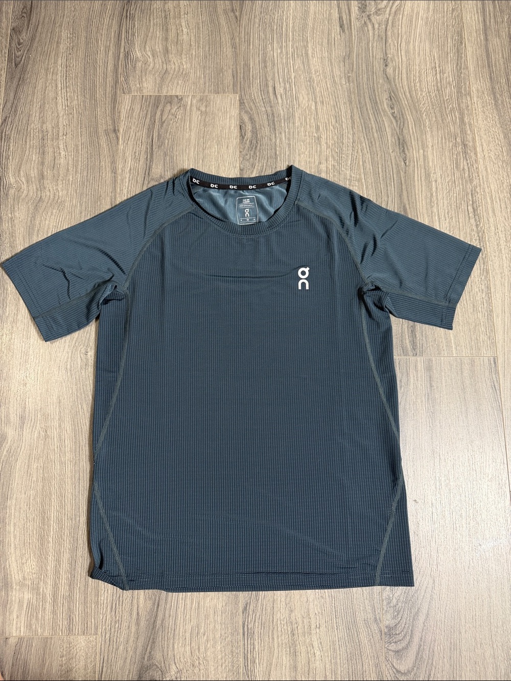 On Running Men's Short Sleeve Crew Shirt - Dark Gray
